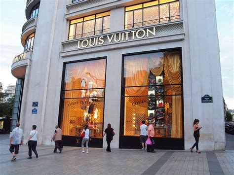 Louis Vuitton shopping